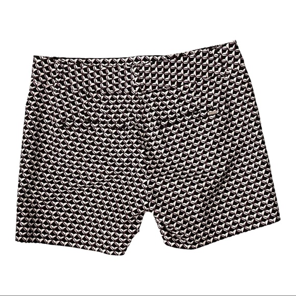 White House Black Market Size 2 Short Black and Pink Geometric Pattern Shorts - Picture 5 of 7